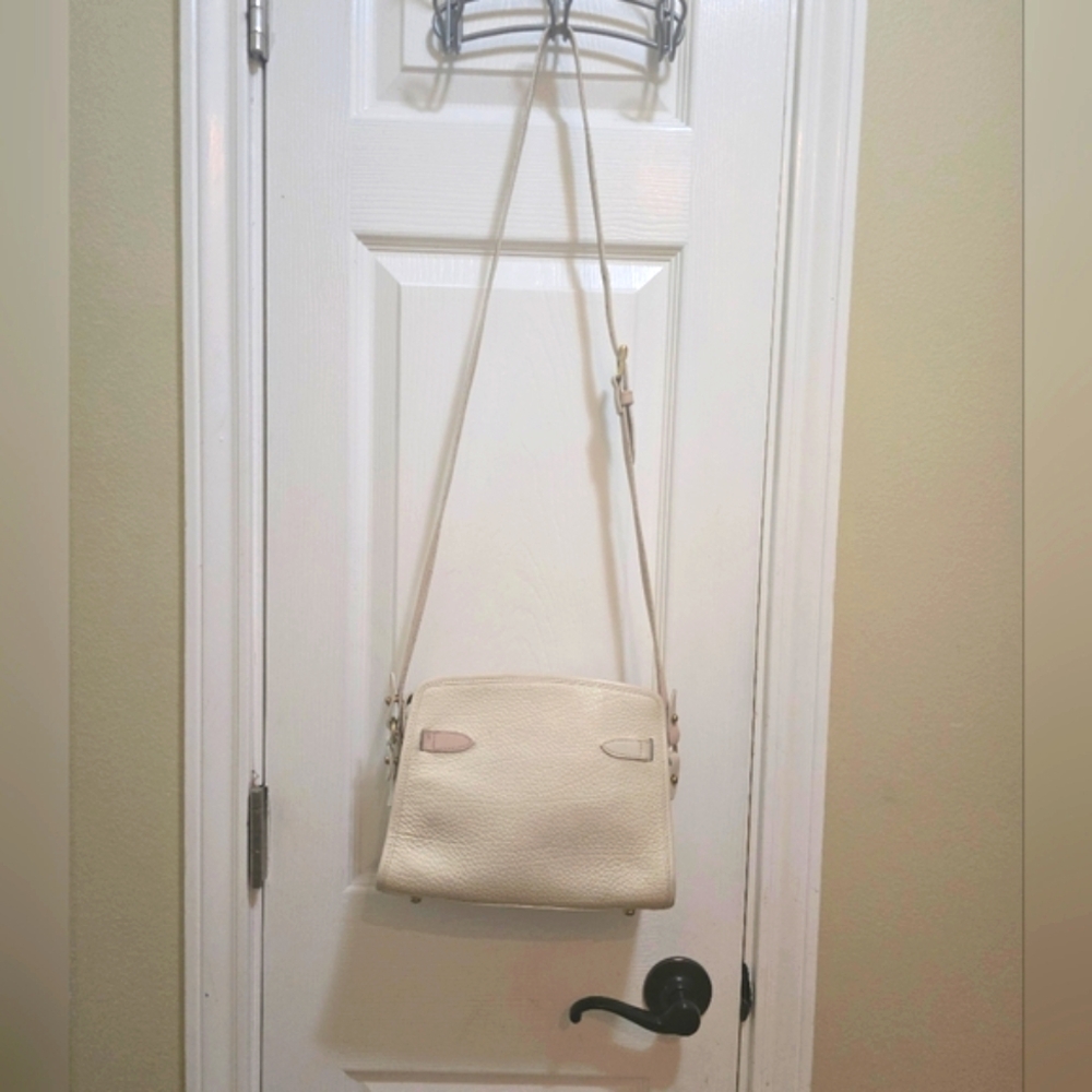 Dooney & Bourke Vintage Cream Leather Shoulder Bag with Buckle Rare - Picture 4 of 12